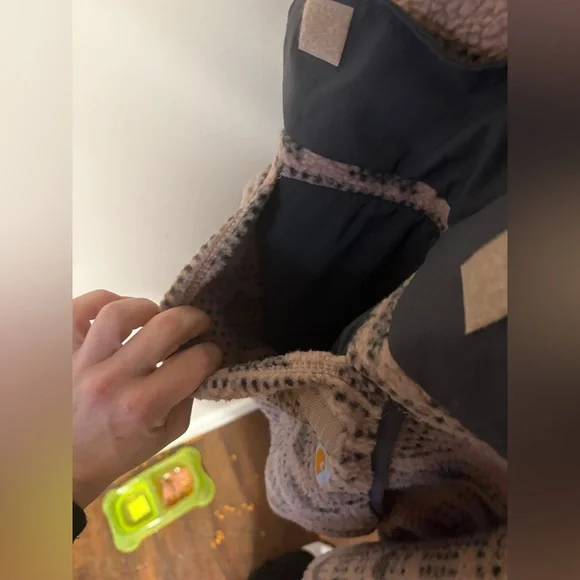 Carhartt Pink and Gray Patterned Fleece - Picture 7 of 8